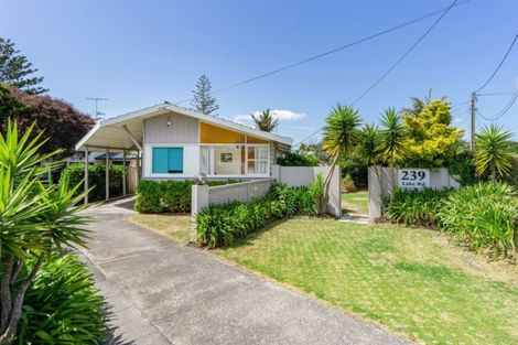 Photo of property in 1/239 Lake Road, Northcote, Auckland, 0627