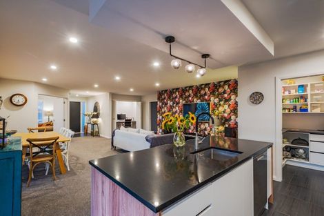 Photo of property in 15 Monaco Grove, Fitzherbert, Palmerston North, 4410