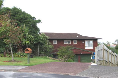 Photo of property in 9 Oystergrove Road, West Harbour, Auckland, 0618