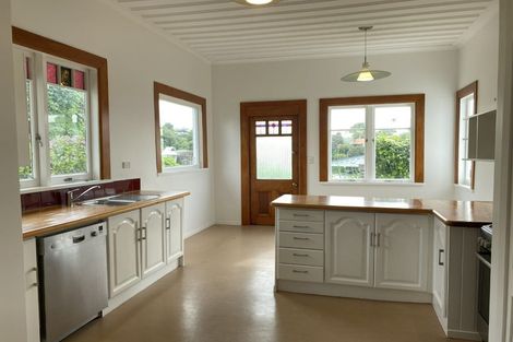 Photo of property in 16 Guys Hill Road, Hospital Hill, Napier, 4110