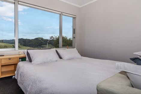 Photo of property in 8 Sykes Avenue, Hatfields Beach, Orewa, 0931