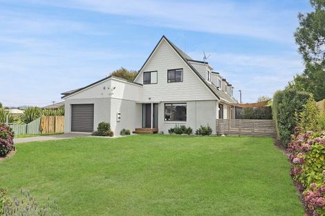 Photo of property in 8 Raukura Place, Koutu, Rotorua, 3010