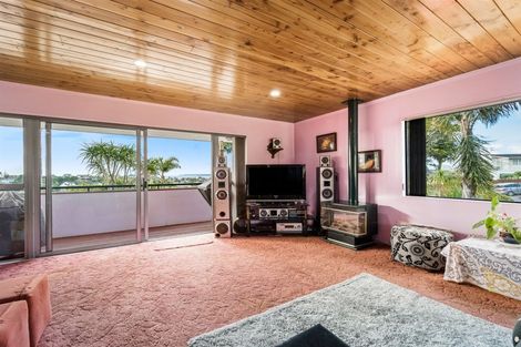 Photo of property in 7 Fairway Avenue, Red Beach, 0932