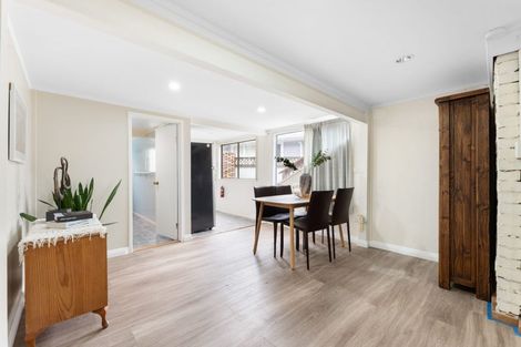 Photo of property in 9 Bowman Road, Forrest Hill, Auckland, 0620