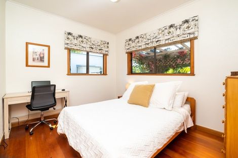 Photo of property in 61 Napier Terrace, Hospital Hill, Napier, 4110