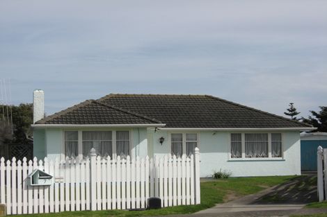 Photo of property in 7 Kuaka Place, Castlecliff, Whanganui, 4501