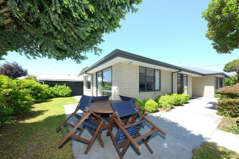 Photo of property in 2 Staines Street, Bishopdale, Christchurch, 8053