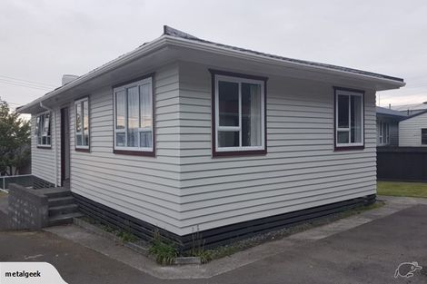 Photo of property in 19 Simons Street, Moturoa, New Plymouth, 4310