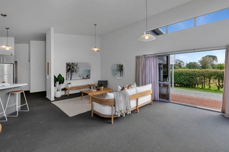 Photo of property in 152d One Tree Point Road, One Tree Point, 0118