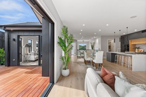 Photo of property in 7 Halcyon Bay Lane, Wainui, 0992