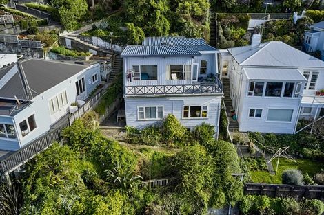 Photo of property in 25 Grafton Road, Roseneath, Wellington, 6011