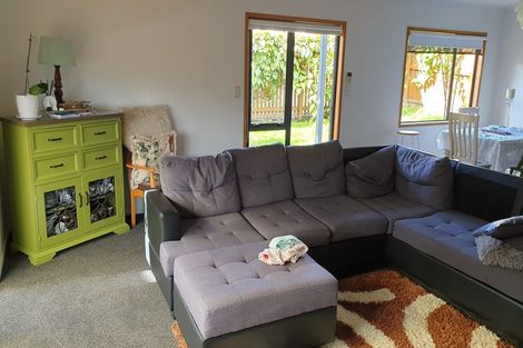 Photo of property in 2/274 Rangatira Road, Beach Haven, Auckland, 0626