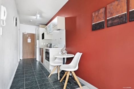 Photo of property in Atrium Towers, 1n/154 The Terrace, Wellington Central, Wellington, 6011