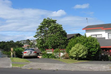 Photo of property in 2/33 Unsworth Drive, Unsworth Heights, Auckland, 0632