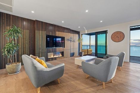 Photo of property in 236 Vipond Road, Stanmore Bay, Whangaparaoa, 0932