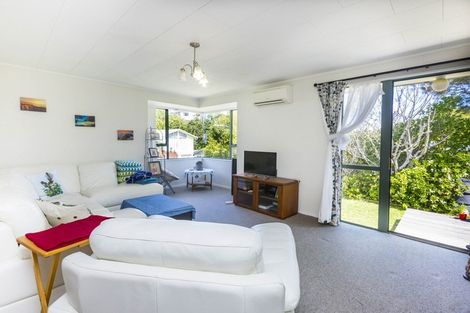 Photo of property in 13 Barberry Grove, Maungaraki, Lower Hutt, 5010