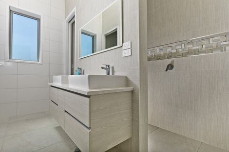 Photo of property in 110 Constable Road, Muriwai, Waimauku, 0881