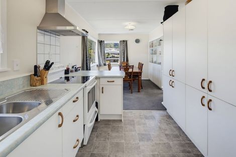 Photo of property in 10 Seaview Crescent, Picton, 7220