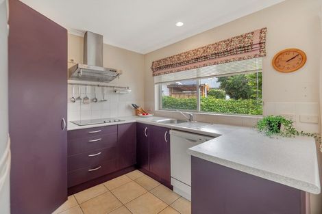 Photo of property in 9b Abercrombie Street, Howick, Auckland, 2014