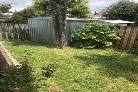 Photo of property in 4 Thornton Place, Melville, Hamilton, 3206