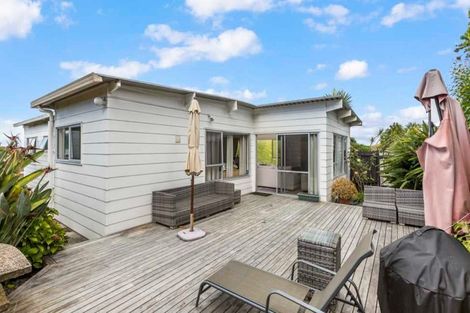 Photo of property in 16 Grenada Avenue, Forrest Hill, Auckland, 0620