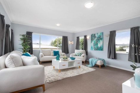 Photo of property in 56 Lynwood Road, New Lynn, Auckland, 0600