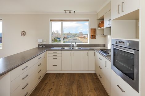 Photo of property in 28 Hannah Place, Holmes Hill, Oamaru, 9401