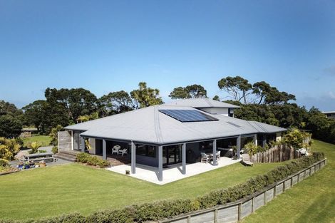 Photo of property in 36 Ripiro Drive, Baylys Beach, Dargaville, 0377