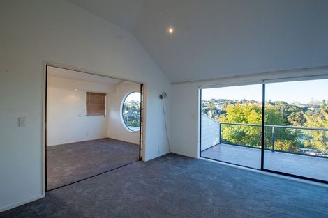 Photo of property in 11 Gray Crescent, Torbay, Auckland, 0630