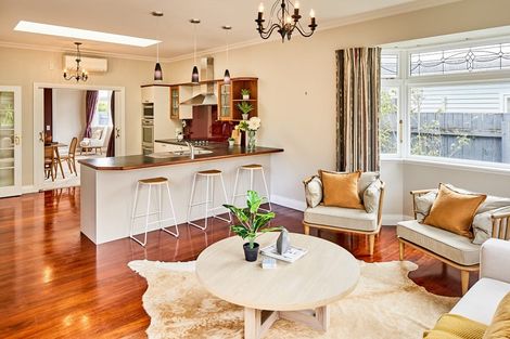 Photo of property in 172 Knights Road, Hutt Central, Lower Hutt, 5011