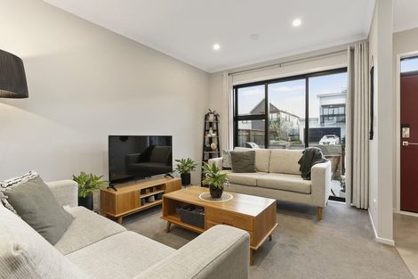 Photo of property in 7 Sacred Kingfisher Road, Hobsonville, Auckland, 0616