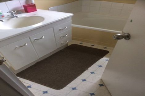 Photo of property in 17 Centennial Avenue, Riccarton, Christchurch, 8041