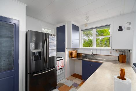 Photo of property in 18 Northumberland Street, Cannons Creek, Porirua, 5024