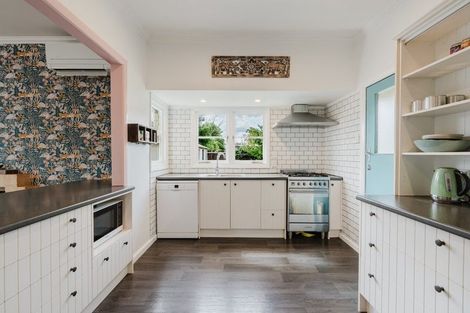 Photo of property in 37 Storey Avenue, Forest Lake, Hamilton, 3200