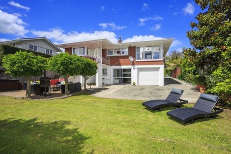 Photo of property in 28 Northumberland Avenue, Belmont, Auckland, 0622