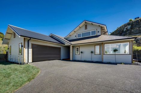 Photo of property in 71 Oak Road, Poraiti, Napier, 4112