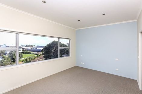 Photo of property in The Strand, 7/16 Ronald Street, Strandon, New Plymouth, 4312