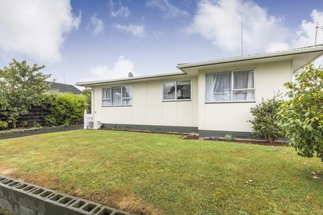 Photo of property in 15 Meadowbrook Drive, Cloverlea, Palmerston North, 4412