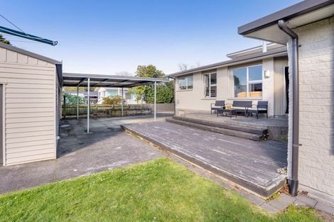 Photo of property in 6 Kowhai Street, Inglewood, 4330