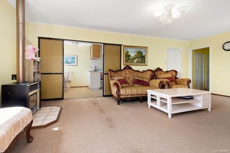 Photo of property in 13 Finlow Drive, Te Atatu South, Auckland, 0610