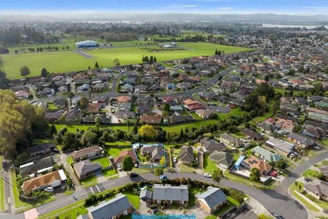 Photo of property in 14 Castlefinn Drive, Weymouth, Auckland, 2103