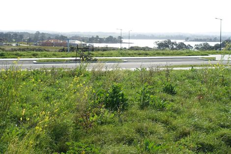 Photo of property in 28 Opouatu Avenue, Glenbrook, 2681