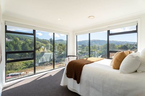 Photo of property in 2 Ara Paripari, Tawa, Wellington, 5028