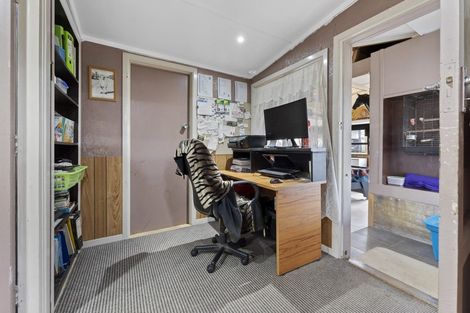 Photo of property in 3 Mabey Street, Eltham, 4322