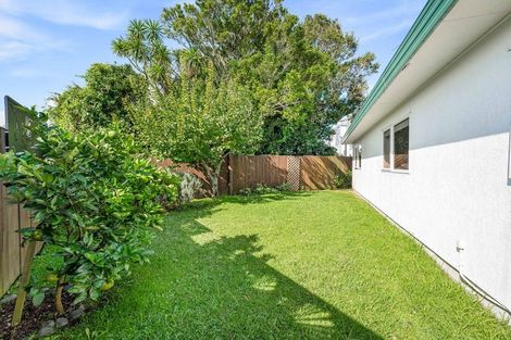 Photo of property in 723b Te Atatu Road, Te Atatu Peninsula, Auckland, 0610