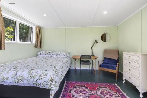 Photo of property in 65 Airlie Road, Plimmerton, Porirua, 5026