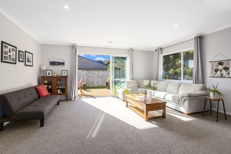 Photo of property in 26 Banks Boulevard, Whitby, Porirua, 5024