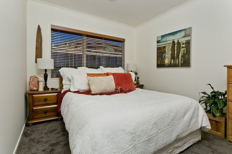 Photo of property in 53 Bluebird Crescent, Unsworth Heights, Auckland, 0632