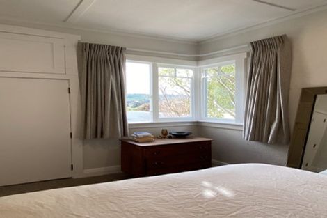 Photo of property in 35 Bayview Road, Paremata, Porirua, 5024