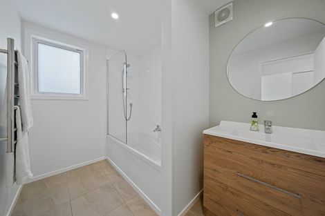 Photo of property in 2/90 Howard Road, Point Howard, Lower Hutt, 5013